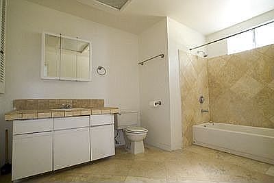 5th image of 248 E Howard St