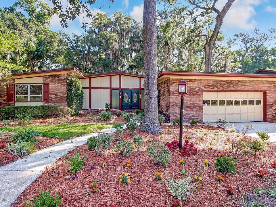 1st image of 2467 Castellon Dr