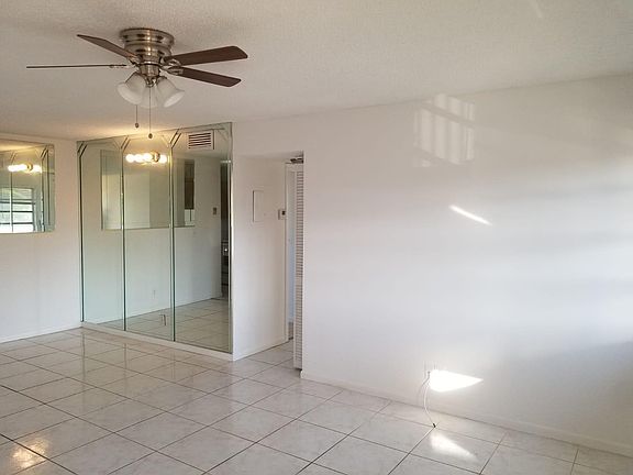 5th image of 1007 Twin Lakes Dr #29-G