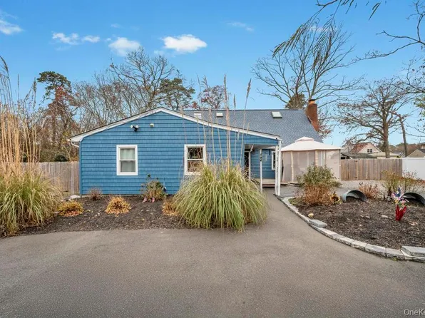 154 Woodland Avenue, Central Islip, NY 11722