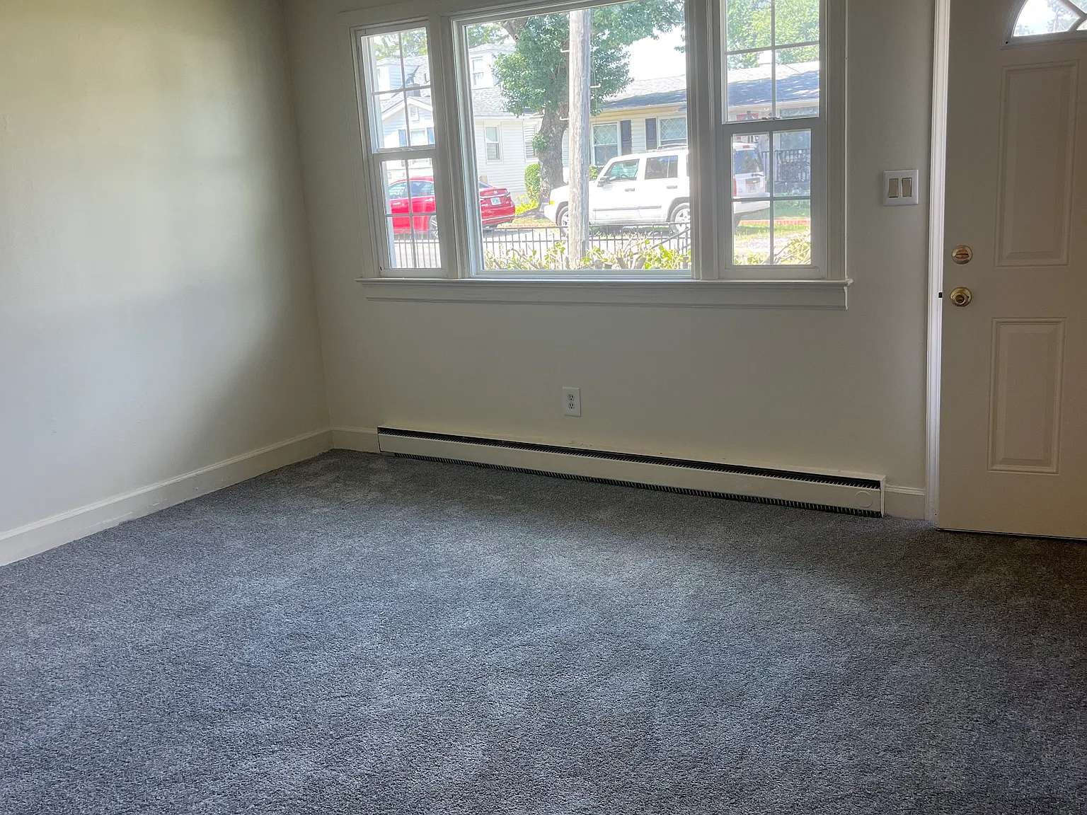 3 bed, 1026 sqft, $2,100 — Photo 3