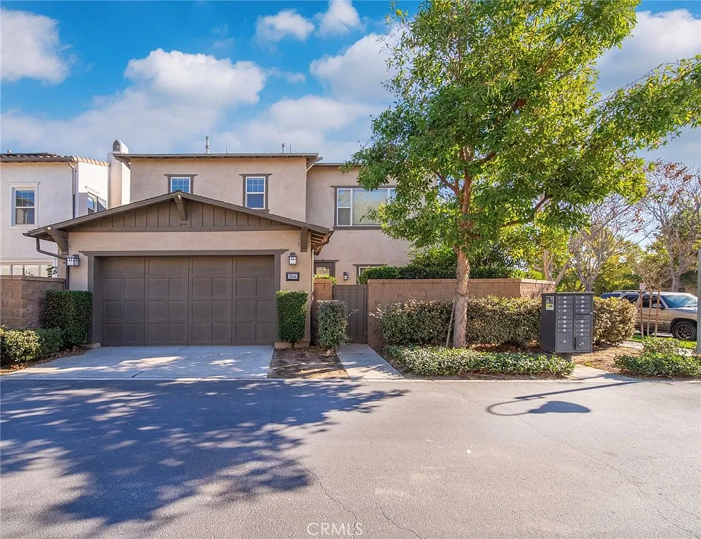 4 bed, 4.5 bath, 3015 sqft, $3,500 — Photo 1