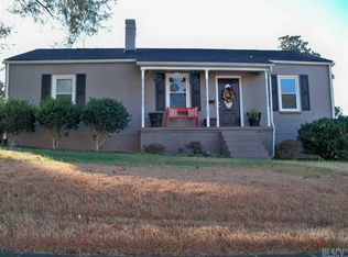 1247 11th St NW, Hickory, NC 28601