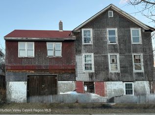 2 N Montgomery, Athens, NY
