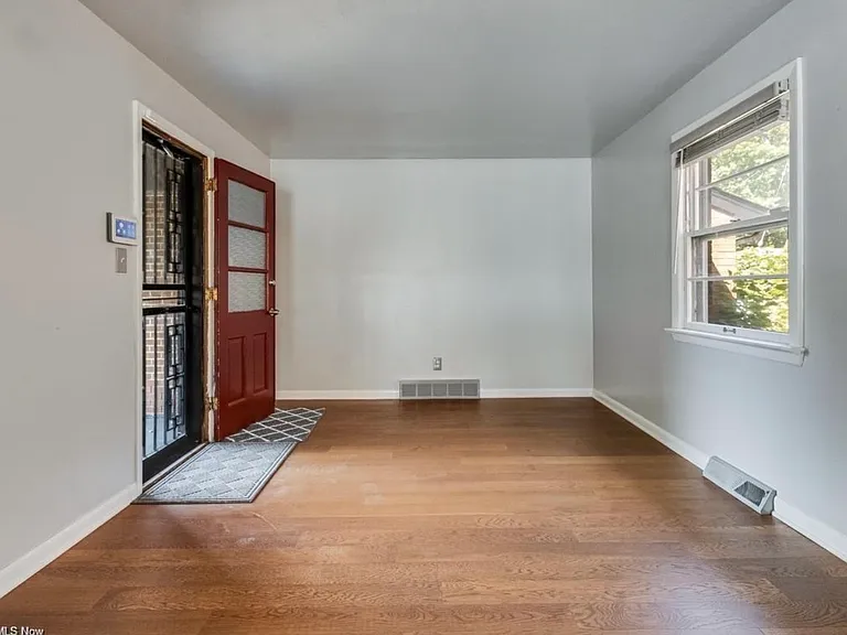 2348 Saybrook Rd — Photo 12
