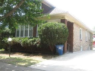 1832 S 6th Ave, Maywood, IL