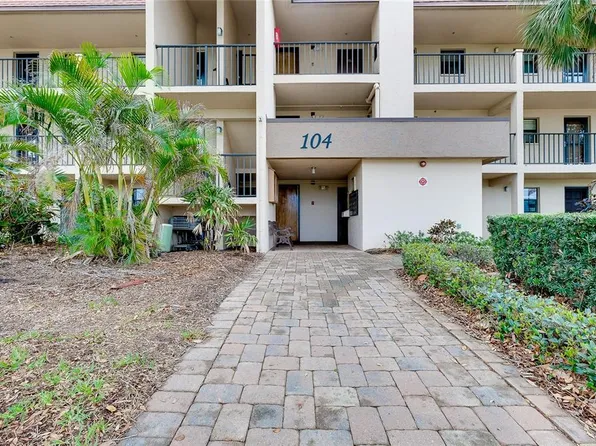 104 Capri Isles Blvd APT 302, Venice, FL 34292