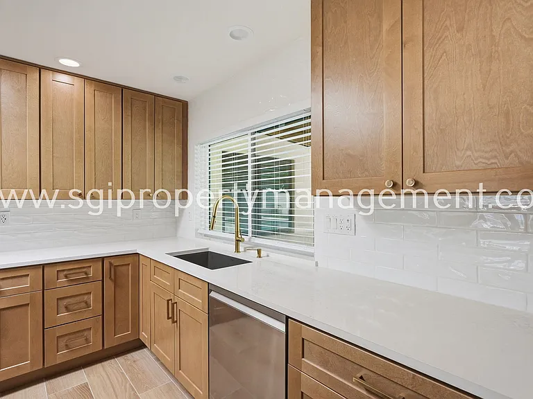 5040 E Columbine Dr — Photo 13