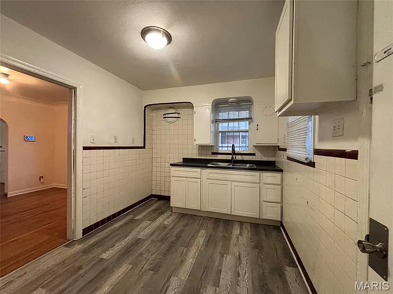 5916 Alpha Ave — Photo 6