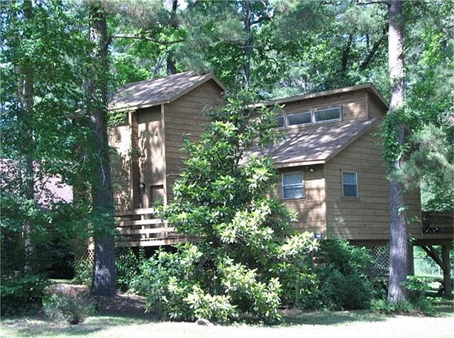 1st image of 395 Governor Wood Dr