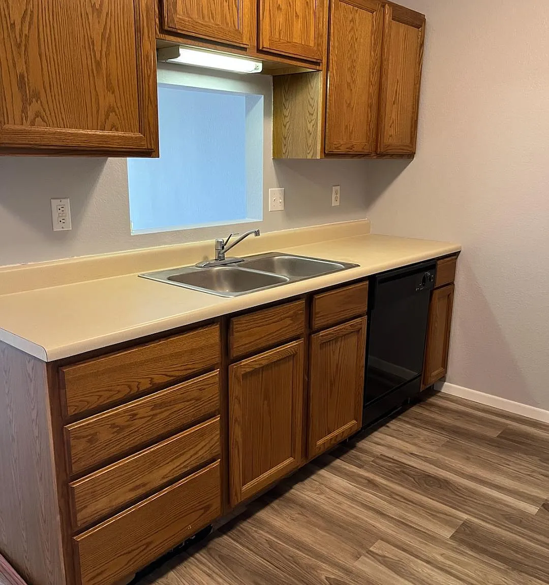 2 bed, 1100 sqft, $900 — Photo 3
