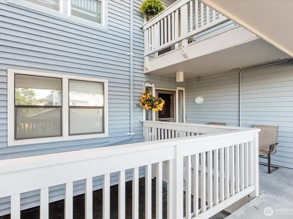 651 SE Bayshore Drive #C102, Oak Harbor, WA 98277
