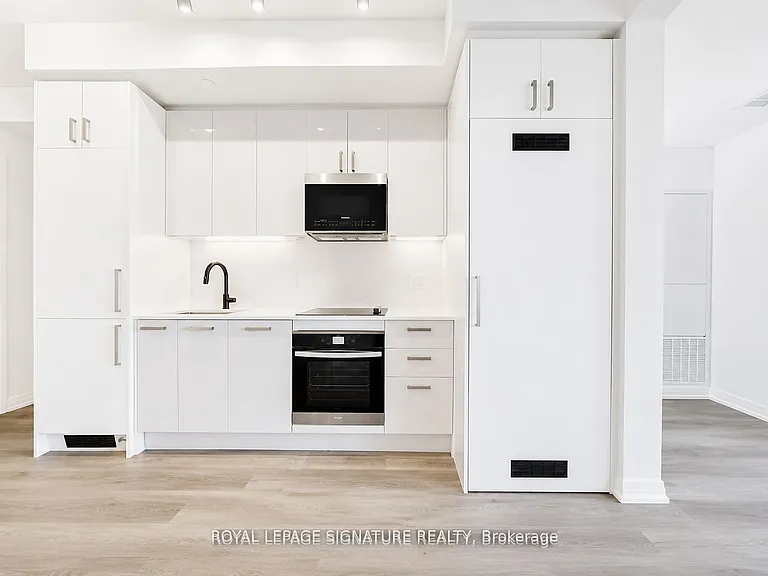 292 Dundas St W #1501 — Photo 3