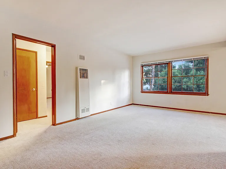12224-34 Chandler Blvd — Photo 19