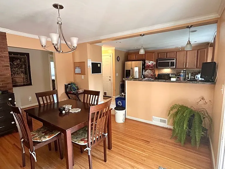 940 Corwin Rd — Photo 18