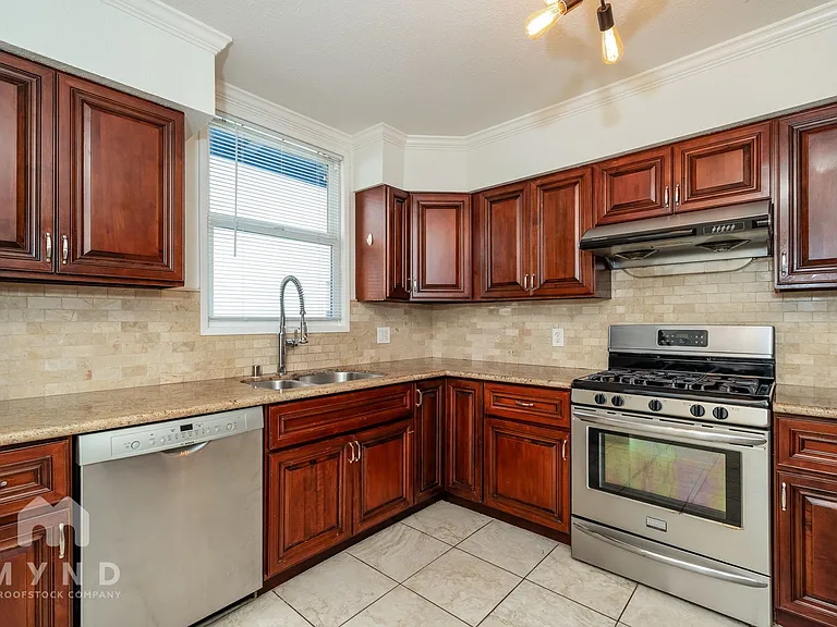 5914 Marshall St — Photo 10