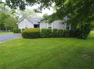 2160 21st St NE, Hickory, NC 28601