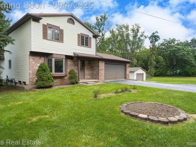 8557 Henderson Rd, Goodrich, MI, 48438