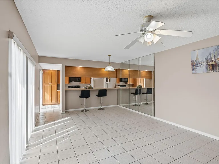 1821 18th Ln — Photo 5