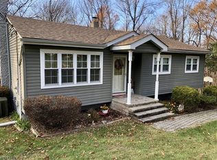 19 Hemlock Dr, Sussex, NJ 07461