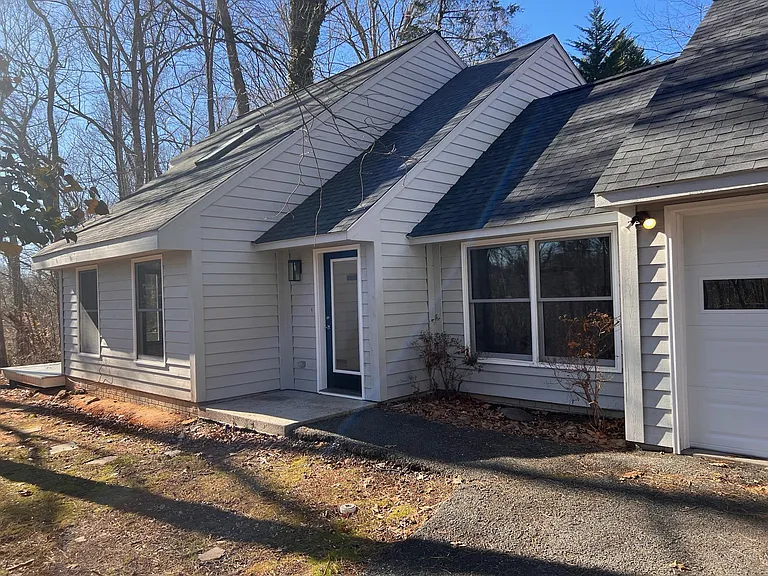 5475 Jamestown Ct — Photo 13