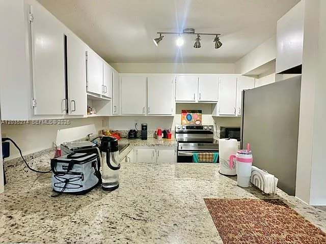 9301 SW 92nd Ave #A407 — Photo 4