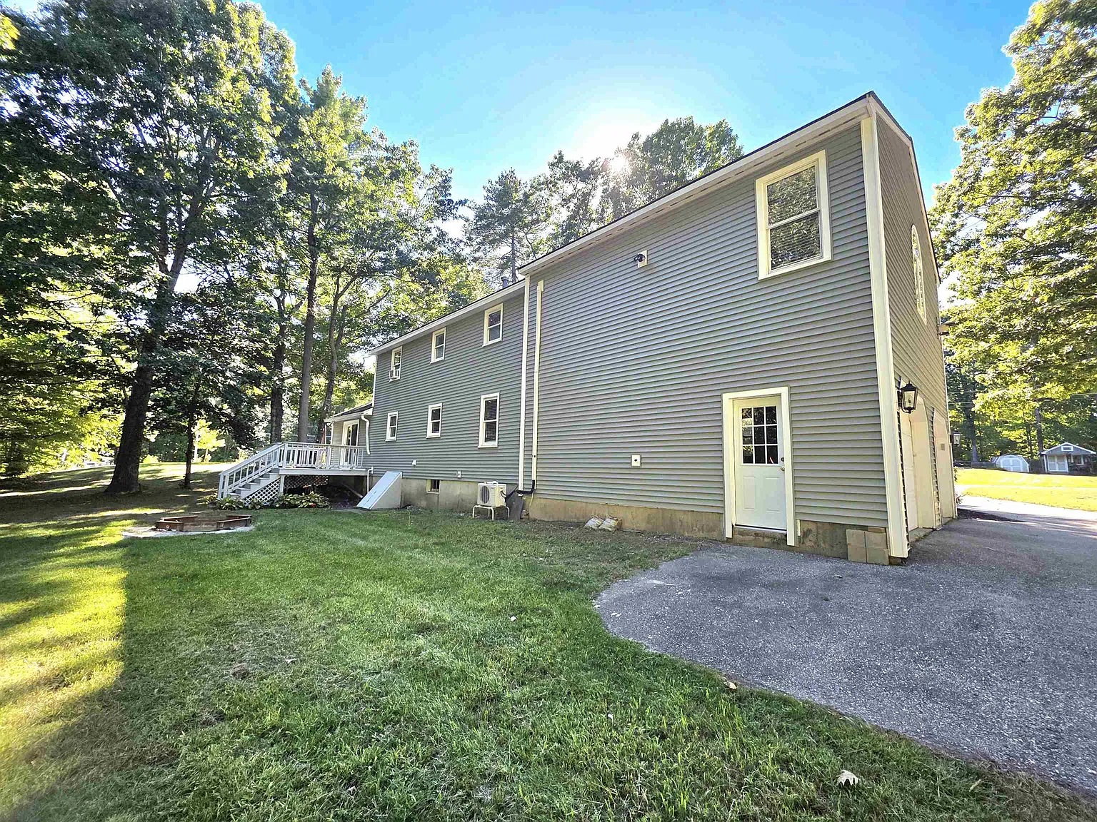 3 bed, 2.5 bath, 2528 sqft, $3,750 — Photo 3