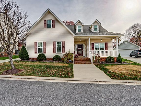 3rd image of 205 Wyndhurst Dr