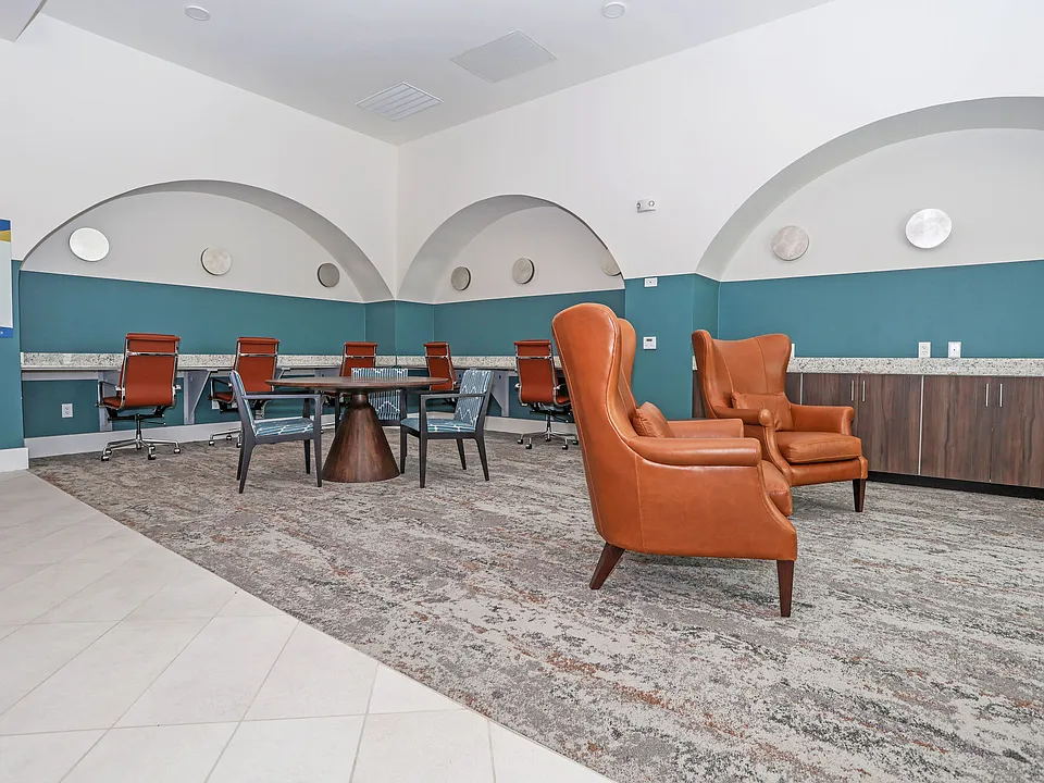 Avanti Legacy Emerald Point Apartments