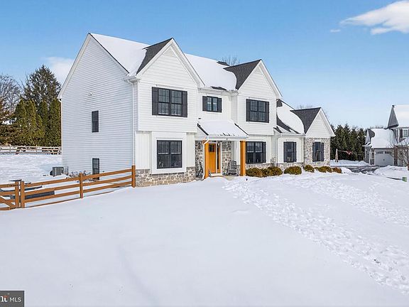 4th image of 103 E Woods Dr