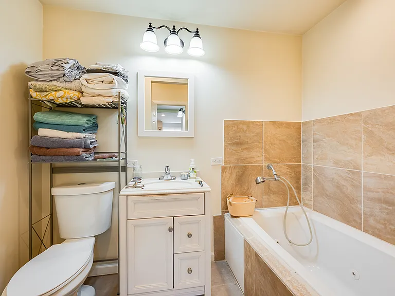 5728 Roosevelt Way NE — Photo 27