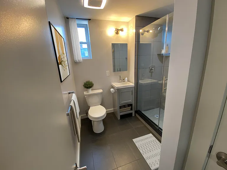 407 Sewall Ave — Photo 7