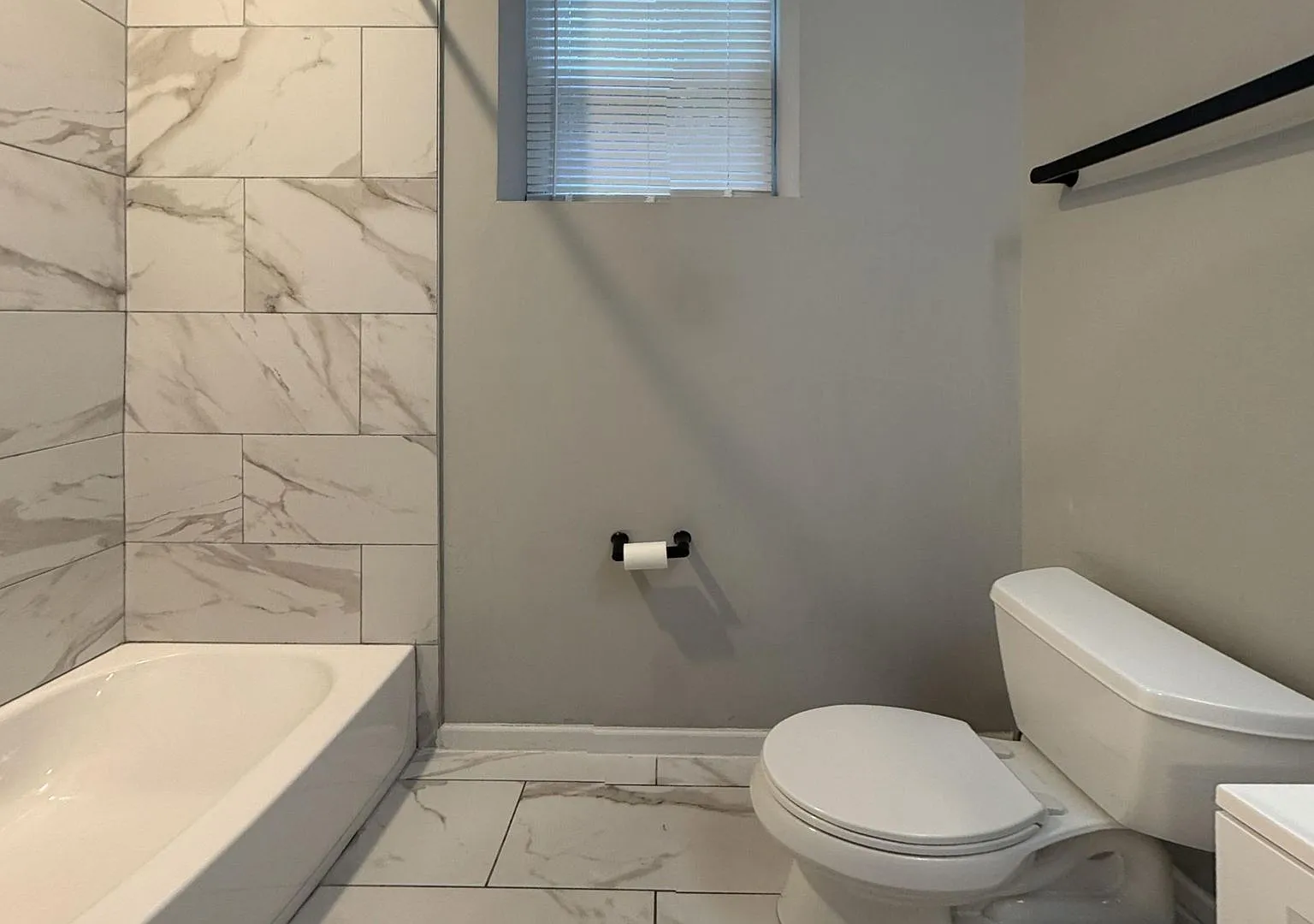 2237 West Oxford Street — Photo 1