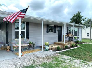 1238 E Main St, Perry, MO 63462