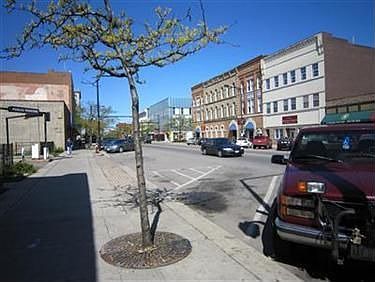 5th image of 354 Broad St