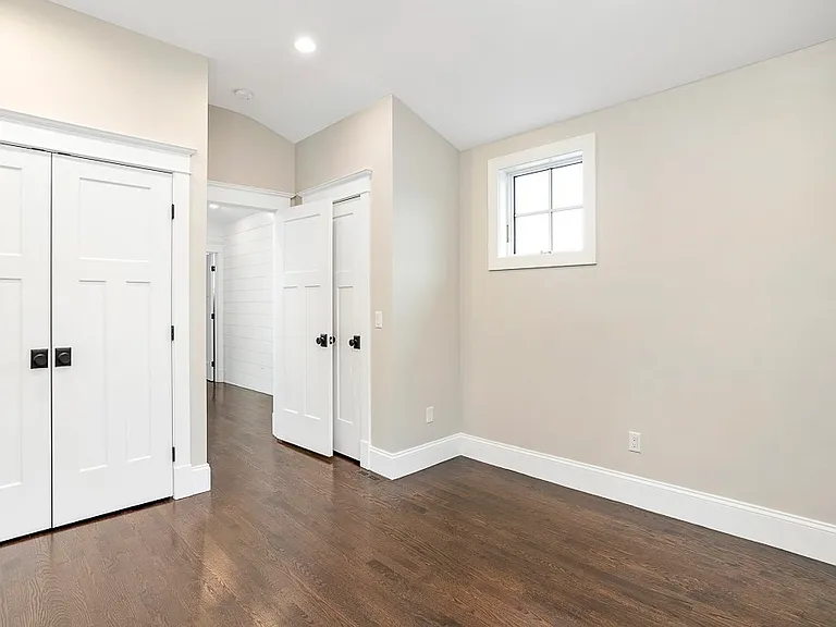 21 Pearl St — Photo 12