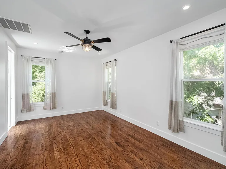 307 W Annie St — Photo 19