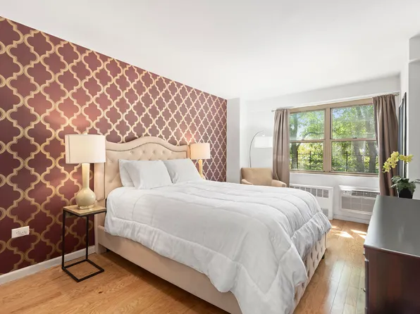 12399 Flatlands Avenue image 3 of 5