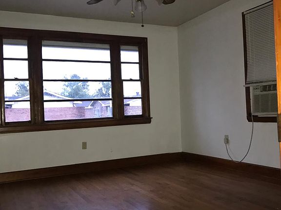 3rd image of 124 Louisiana St