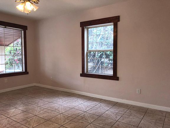 2nd image of 1118 W 117th St