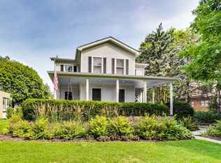 220 Lawton Rd, Riverside, IL 60546