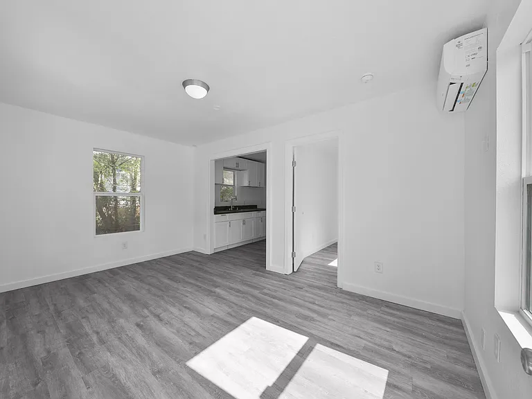 2721 Colima St — Photo 5
