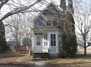 301 9th Ave SW, Independence, IA 50644