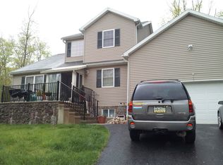 123 Kensington Dr, Bushkill, PA