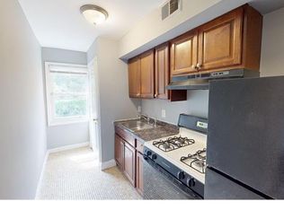 419 Burbank St SE #302, Washington, DC 20019