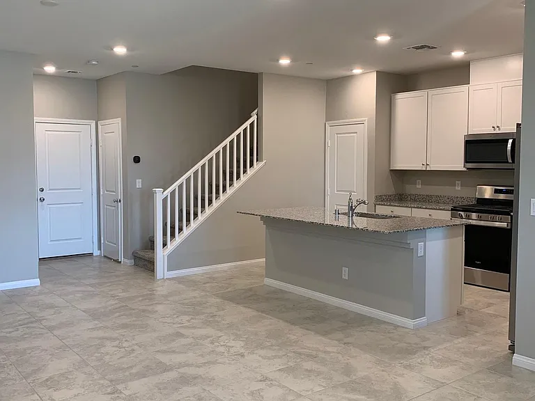 Open floorplan that is ideal for families and for entertaining!