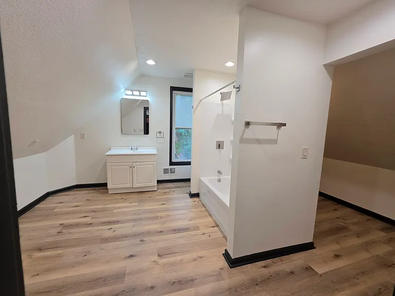 313 Greenwood Ave — Photo 16