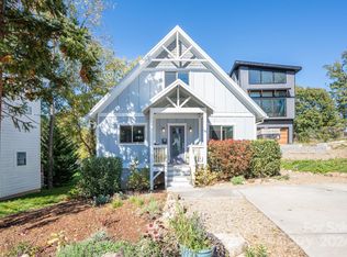 94 Downing St, Asheville, NC 28806