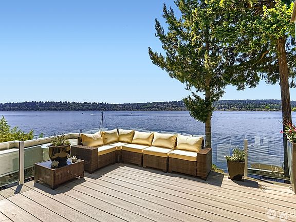 3rd image of 16035 Inglewood Road NE