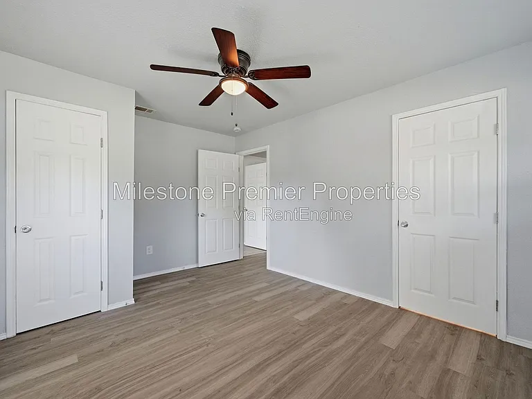 718 W Belden St — Photo 20
